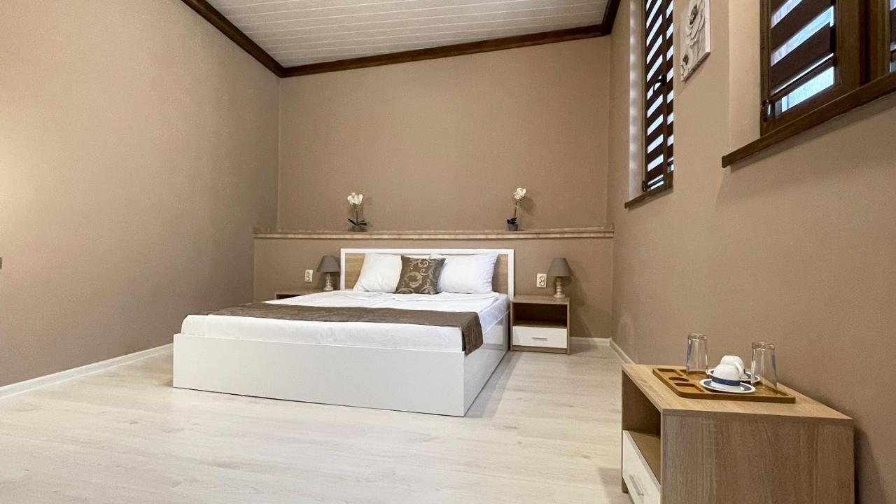 Апартхотел Конниците Aparthotel เวลีคอเทอร์โนโว ภายนอก รูปภาพ