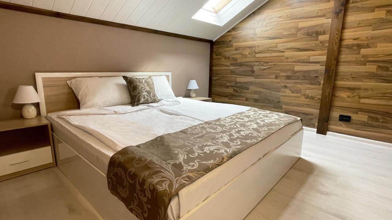 Апартхотел Конниците Aparthotel เวลีคอเทอร์โนโว ภายนอก รูปภาพ