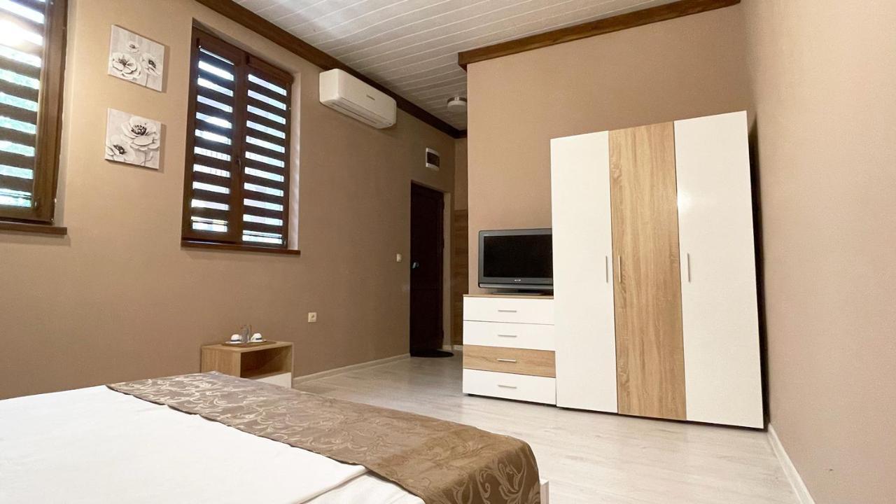 Апартхотел Конниците Aparthotel เวลีคอเทอร์โนโว ภายนอก รูปภาพ